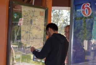 Oregon Travel Experience Information kiosks help motorists find local businesses.