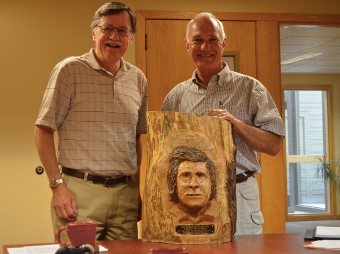 Image of Oregon Travel Experience's Jim Renner and Al Tocchini of the Oregon Heritage Tree Program 